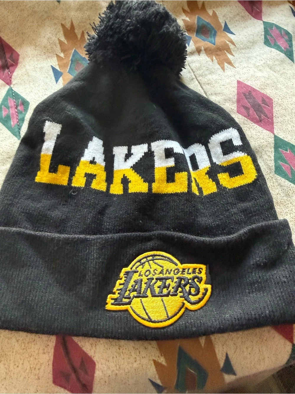 Los Angeles Lakers 🏀 Pom Beanie